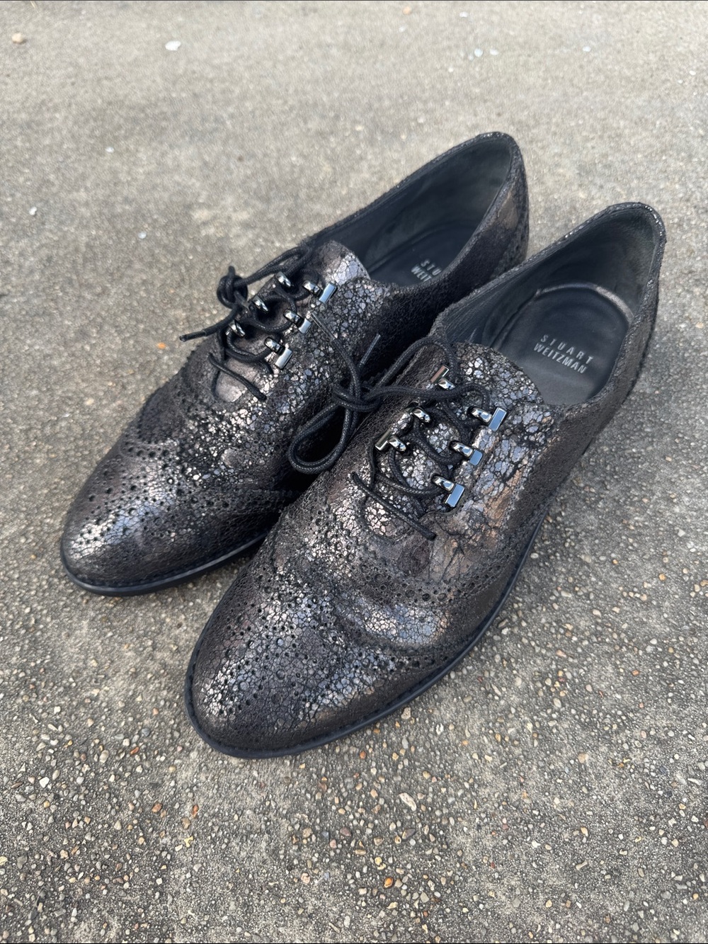 Stuart Weitzman Pewter/Metallic Black Lace-Up Oxfords